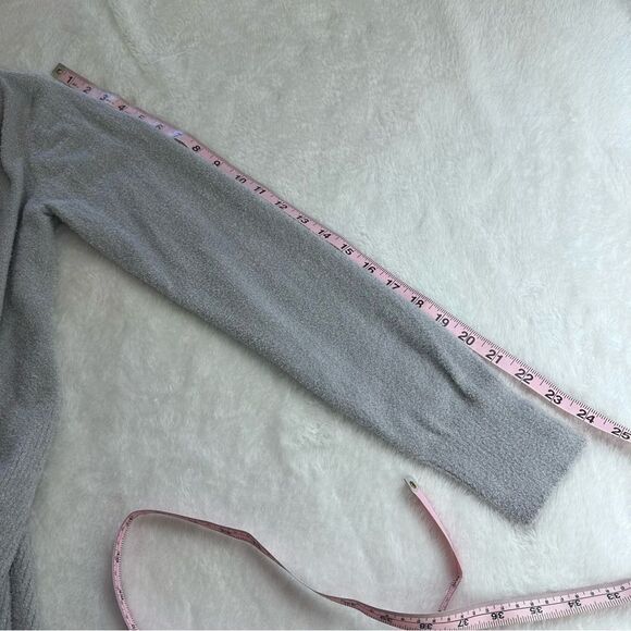 RGL New York Women's M Cowl Neck Fitted Sweater Light Gray Metallic Fuzzy Modern - Picture 6 of 7